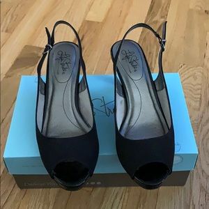 Life Stride Teller open toe ankle strap shoes